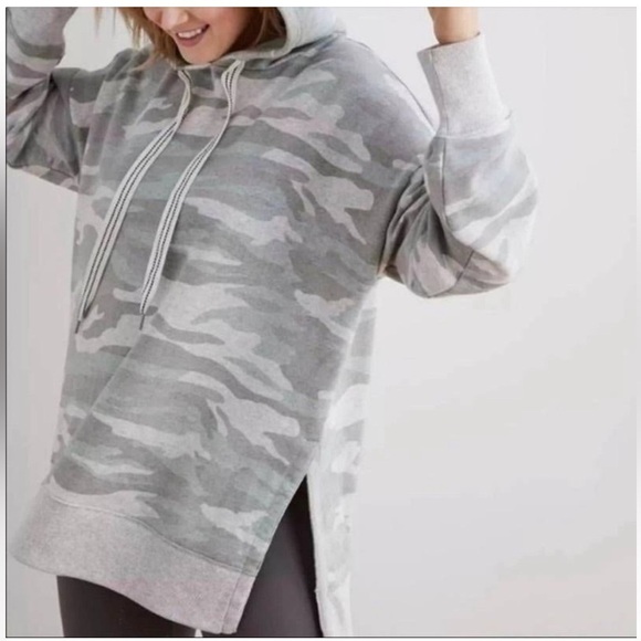 Aerie grey camo oversized hoodie | size medium - Picture 6 of 6